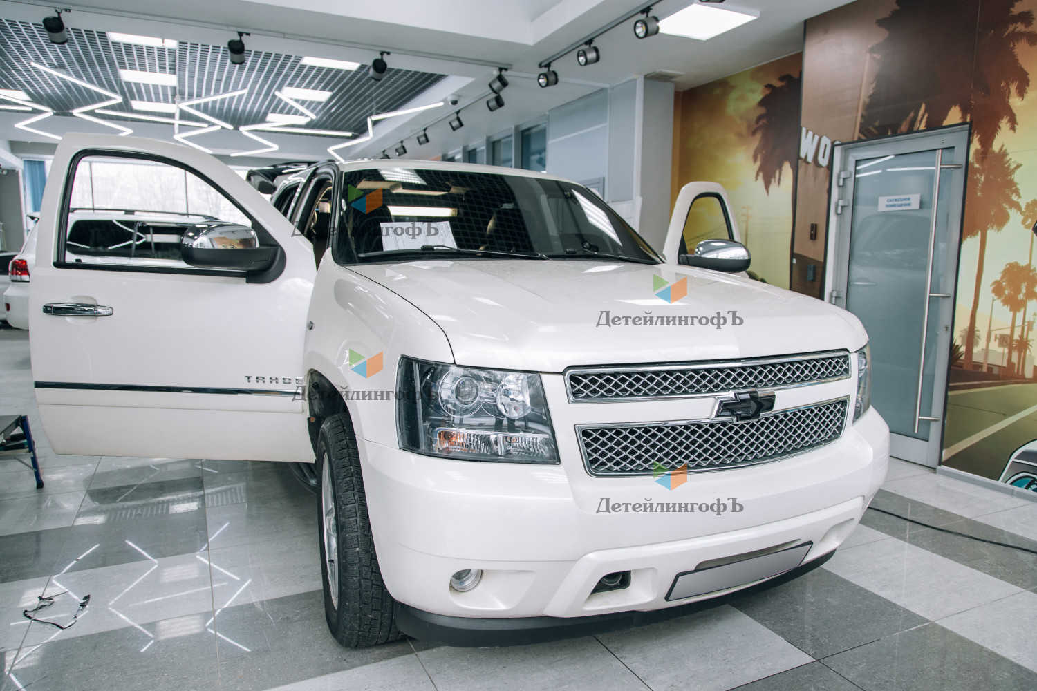 Полировка деревянных панелей салона Chevrolet Tahoe