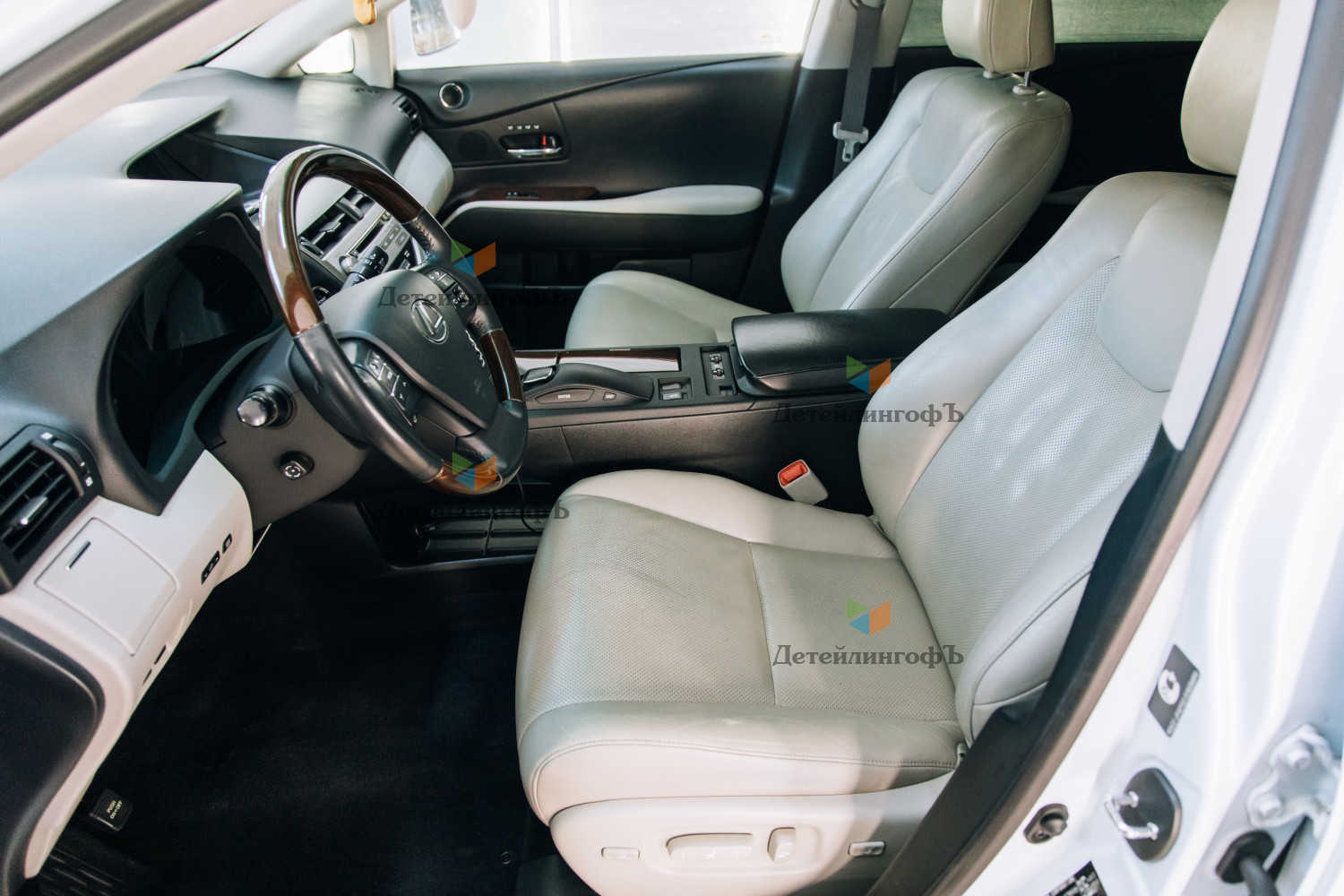Покраска кожи салона Lexus Rx350