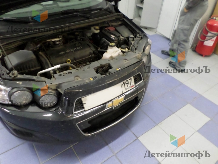 Бампер и капот на Chevrolet Aveo